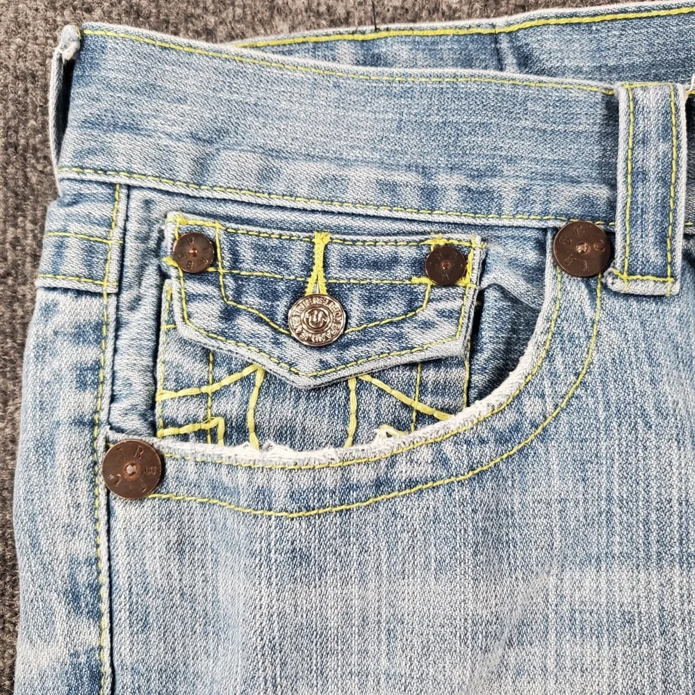 True Religion Jeans Mens 38x32 M24859M7 Light Wash Distressed Skull Roses USA